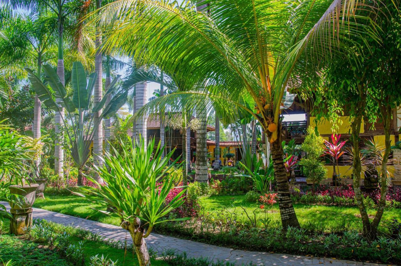 Stanley Lombok Hotel Mataram Exterior photo